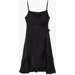 Womens Grande Taille - Dressing Gown Portefeuille Volantée En Satin J'Ai Le Beau Dressing Gown - Nasty Gal - Modalova