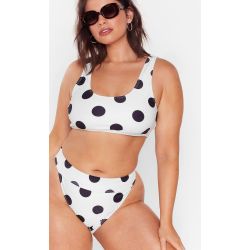 Womens Grande Taille - Bikini Brassière & Culotte Échancrée À Gros Pois Comme Un Pois Dans L'Eau - Nasty Gal - Modalova