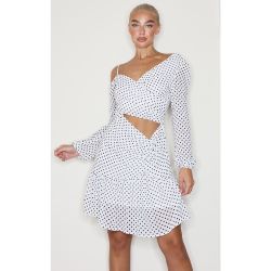 Robe patineuse blanche à imprimé pois en mousseline de soie à découpe - PrettyLittleThing - Modalova