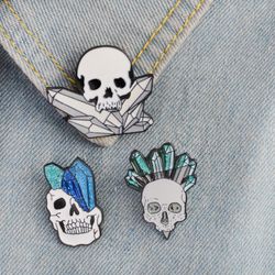 Dessin animé cristal crâne émail broche Punk squelette minerai broches Badge sac à dos collier broche bijoux cadeau - Newchic - Modalova