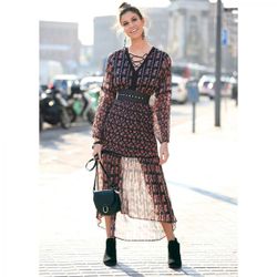 Promo : Robe longue asymétrique imprimée manches longues et dentelle - Imprimé Noir - 3 SUISSES - Modalova