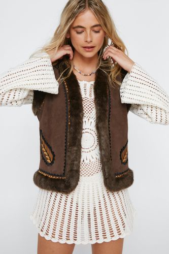 Gilet En Daim Brodé En Fausse Fourrure - - 32 - Nasty Gal - Modalova
