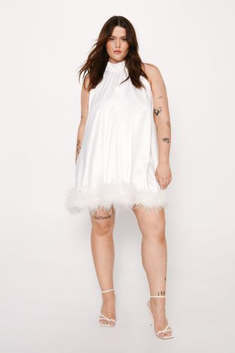 Grande Taille - Dressing Gown Patineuse Satinée À Plumes - - 50 - Nasty Gal - Modalova