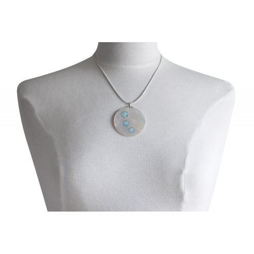 Collier Fil de Cuir Blanc Pendentif Disque en Nacre Ivoire et L - LES POULETTES BIJOUX - Modalova