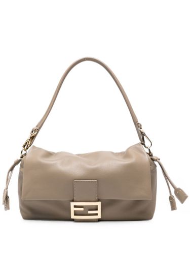 Baguette Medium Leather Handbag - Fendi - Modalova