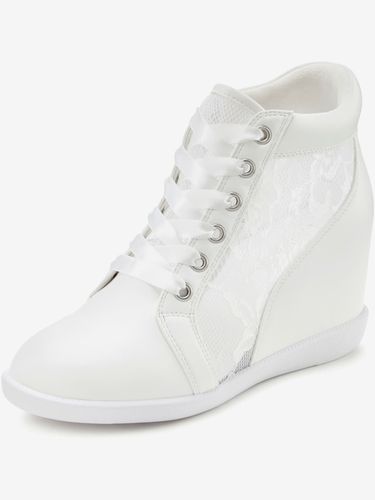 Baskets sneakers élégantes avec empiècement en dentelle tendance, idéales comme chaussures de mariée - LASCANA - Modalova