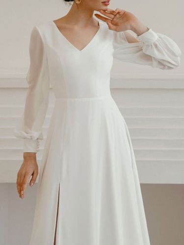 Robe de mariée simple robe de mariage col V manche longue en chiffon jupe fendue - milanoo.com - Modalova