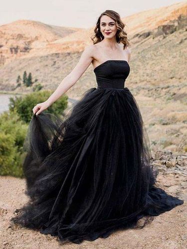 Robes de mariée gothiques A-ligne sans manches avec train Robe de mariée Personnalisation gratuite - milanoo.com - Modalova