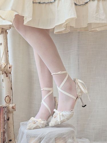 Robe de mariée Lolita Chaussures Lolita Volants noirs Arcs Talon aiguille Chaussures Lolita - milanoo.com - Modalova