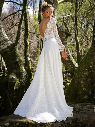 Robe de mariée bohème en dentelle coupe trapèze longueur au sol taille naturelle boutons fonctionnels manches longues col bijou - milanoo.com - Modalova