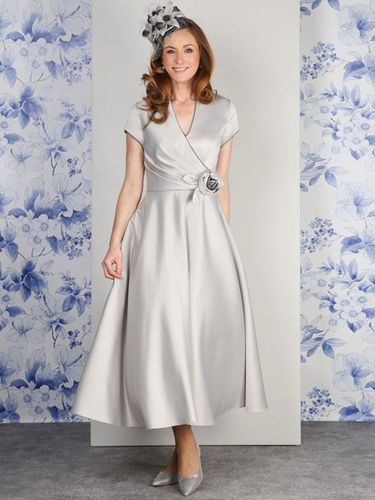 Robe de soirée pour mère de la mariée col en v manches courtes ligne a fleurs longueur cheville robes d\'invitées pour mariage - milanoo.com - Modalova