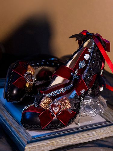 Chaussures gothiques Lolita avec nœuds violets et chaînes en dentelle escarpins Lolita en cuir PU à bout pointu - milanoo.com - Modalova