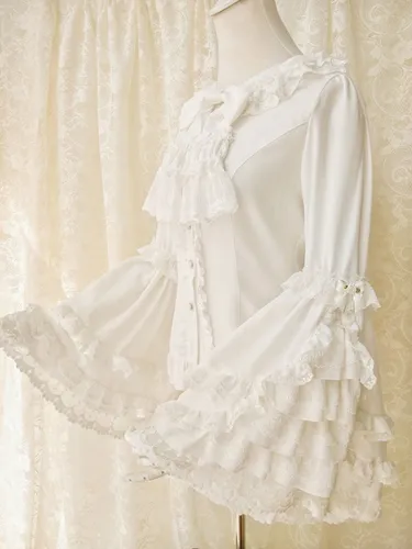 ROCOCO Style Blouses Lolita Noeuds Dentelle Manches Longues Blouse Lolita Top Ecru Blanc Chemise Lolita - milanoo.com - Modalova