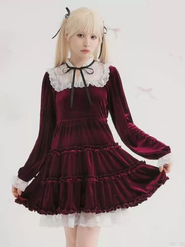 Halloween Robe Lolita en dentelle décolleté manches longues volants en velours robe gothique - milanoo.com - Modalova