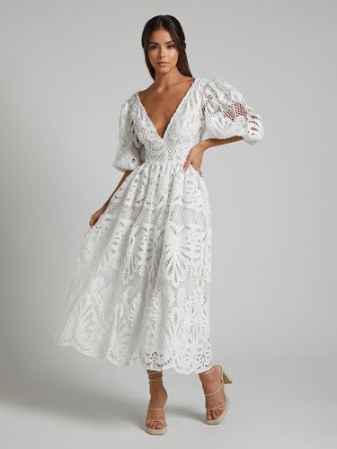 Robe longue en dentelle ajourée - Décolleté en V profond manches bouffantes coupe trapèze - Robe de bal - Invitée à un mariage d'été 2026 - milanoo.com - Modalova