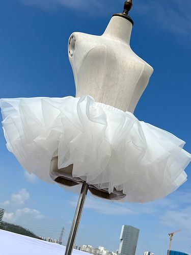 Jupons Gothic Lolita ultra-volumineux en tulle doux à 6 couches sans baleines 25 cm pour enfants modèle « Violent Cloud » (jupe crinoline Lolita - milanoo.com - Modalova