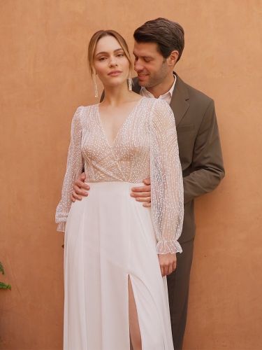 Robe de mariée en dentelle col V manche longue jupe fendue à petite traîne - milanoo.com - Modalova