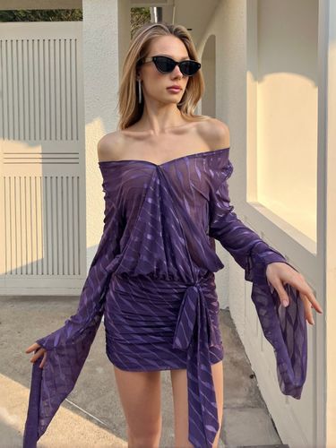 Robe mini transparente dos nu - DÃ©colletÃ© en V sexy manches longues Ã  nouer sur le devant coupe moulante froncÃ©e - IdÃ©ale pour une soirÃ©e d'Ã©tÃ - milanoo.com - Modalova