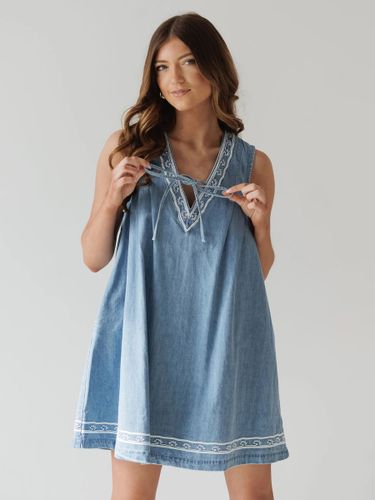 Robe courte en jean brodée - Robe d'été décontractée à col en V et noué sur le devant coupe babydoll avec poches - Vacances d'été à la plage - milanoo.com - Modalova