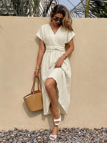 Robe midi moulante côtelée à rayures blanches et noires - Sans manches col rond robe d'été décontractée - milanoo.com - Modalova