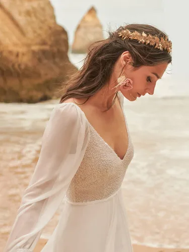 Robe de mariée bohème en mousseline col en V manches longues ornée de perles coupe trapèze - milanoo.com - Modalova
