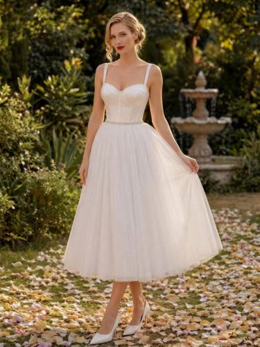 Robe de mariée courte mi-longue décolleté cœur sans manches taille naturelle en satin - milanoo.com - Modalova