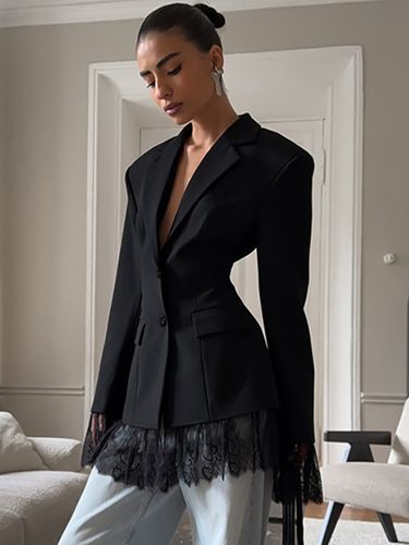 Blazer coupe sablier orné de dentelle - Veste de tailleur slim à manches évasées - Tenues chics streetwear et formelles 2026 - milanoo.com - Modalova