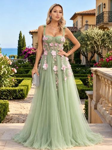 Robe de soirée trapèze à bretelles et décolleté orné d'appliqués - milanoo.com - Modalova
