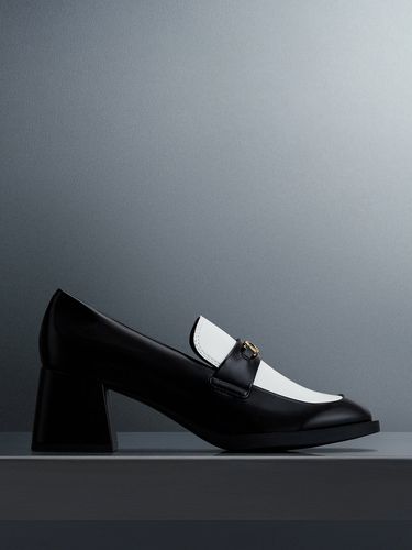 Charles & Keith - Escarpins à talon carré et détail métallique bicolores - Charles & Keith - Modalova