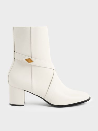 Charles & Keith - Bottines croisées à détail métallique - Charles & Keith - Modalova