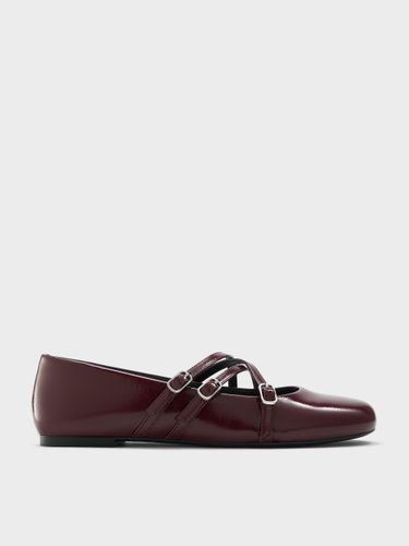 Charles & Keith - Mary Janes plates vernies à triple bride croisée et talon carré - Charles & Keith - Modalova