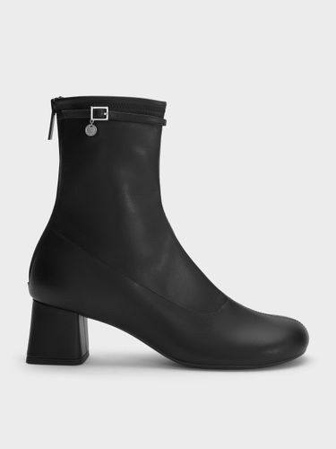 Boots Chelseas / Bottines à Talons Carrés et Brides - Charles & Keith - Modalova