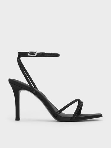 Sandales à talons asymétriques ornées de cristaux en satin - Charles & Keith - Modalova