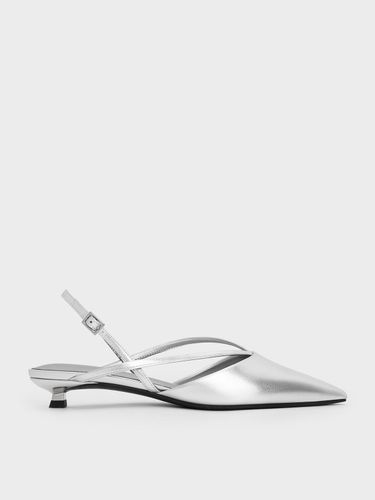 Charles & Keith - Escarpins métallisés à talon de chaton à lanière en V et bout pointu - Charles & Keith - Modalova