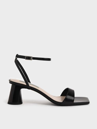 Charles & Keith - Sandales vernies à bride de cheville et talon cylindrique - Charles & Keith - Modalova