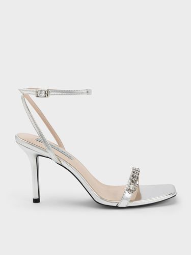 Charles & Keith - Sandales métallisées à bride de cheville et ornement chaîne - Charles & Keith - Modalova