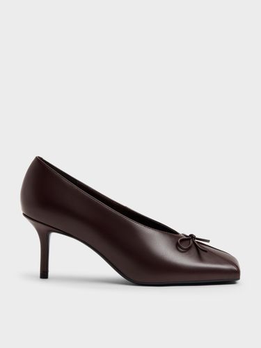 Escarpins à nœud et empiècements contrastants - Charles & Keith - Modalova