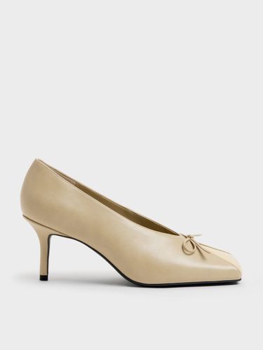 Escarpins à nœud et empiècements contrastants - Charles & Keith - Modalova