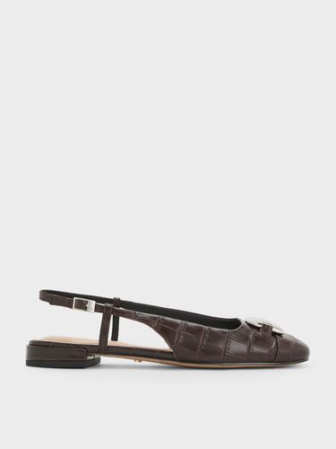 Charles & Keith - Chaussures plates à bride arrière et détail métallique en cuir - Charles & Keith - Modalova