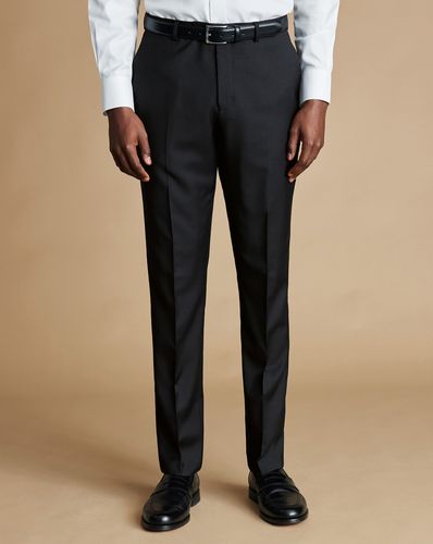 Pantalon De Costume En Sergé Naturellement Extensible - par - Charles Tyrwhitt - Modalova