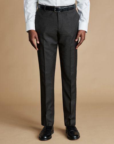 Pantalon De Costume En Sergé Naturellement Extensible - Gris Anthracite en par - Charles Tyrwhitt - Modalova