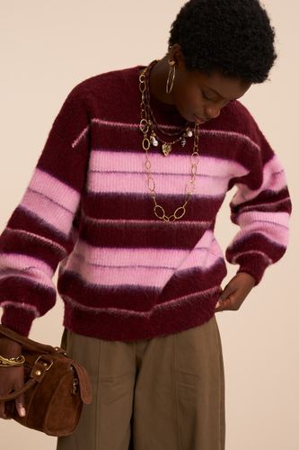 Pull bordeaux duveteux à rayures roses | - My jewellery - Modalova