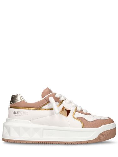 Sneakers En Cuir One Stud 50 Mm - VALENTINO GARAVANI - Modalova