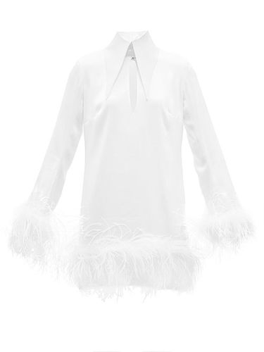 Robe courte en satin à plumes Michelle - 16Arlington - Modalova