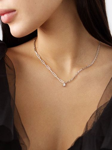 Collier chaîne en or blanc 18 carats et diamants - Yvonne Leon - Modalova