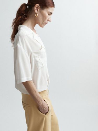 Chemise décontractée en soie à poche sur le devant - Raey - Modalova