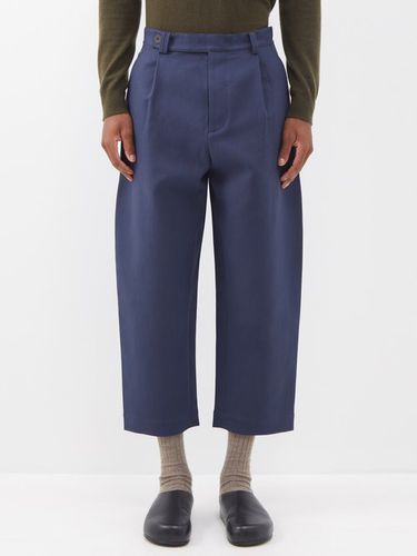 Pantalon habillé raccourci plissé en coton mélangé - Studio Nicholson - Modalova