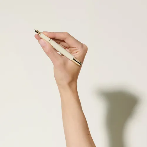 Stylo plume Meisterstück Roméo et Juliette Classique - Résine précieuse - MB132918 - Stylos Plume - MONTBLANC - Modalova