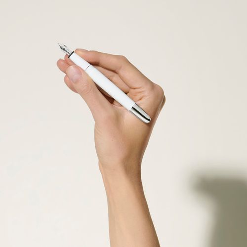 Stylo plume Meisterstück White Classique (M) - Résine précieuse - MB137120 - Stylos Plume - MONTBLANC - Modalova