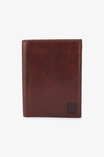 Portefeuille passeport en cuir marron foncé - Eden Park - Modalova